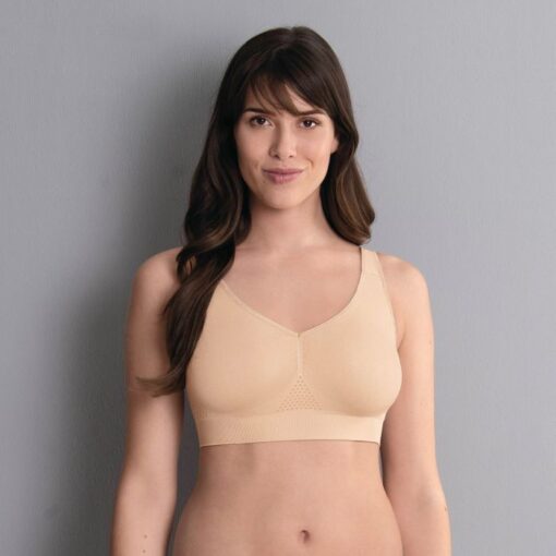 Lotta Comfort bra with breast form pockets in Nude